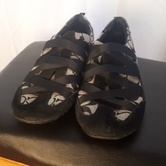 'Harmonie' Coach shoe - Picture 2 of 5